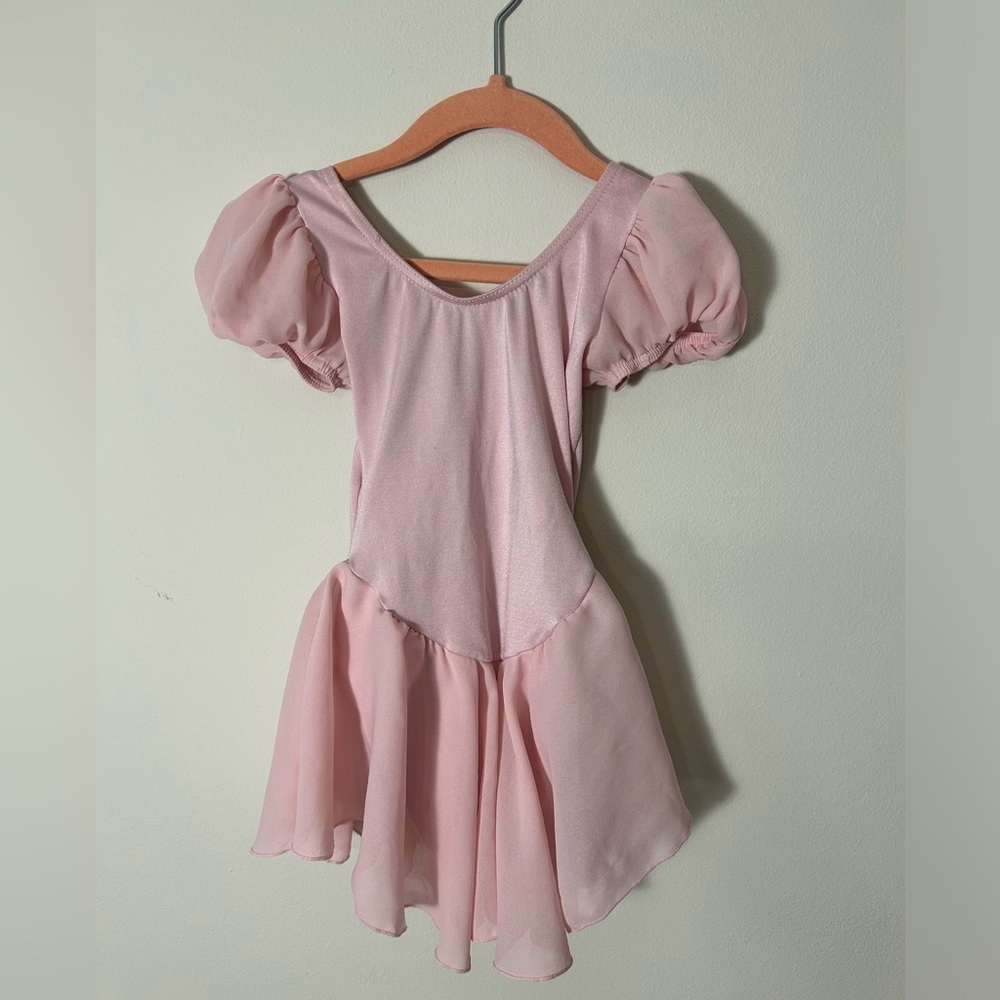 Ballet pink vintage capezio leotard. Size 3/4t.